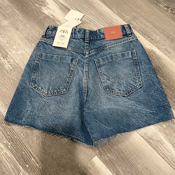Zara Mom Shorts - Picture 5 of 9